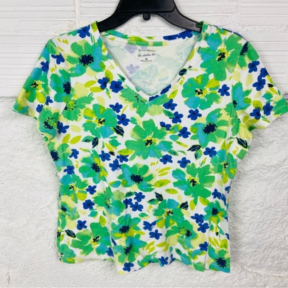 Studio Works the studio TEE Green and Blue Floral V-Neck cotton Top size medium